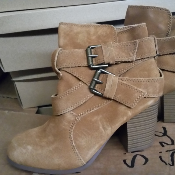 mossimo suede boots
